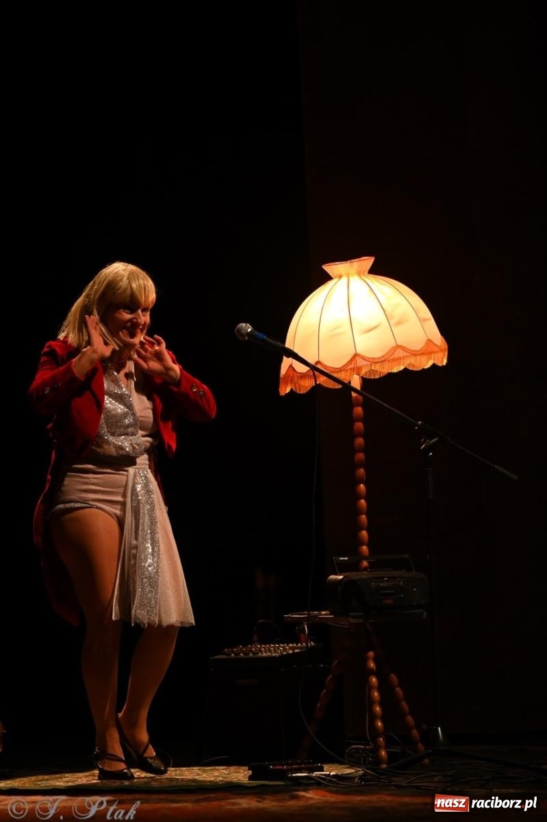 Zdjęcie w galerii na portalu naszraciborz.pl: NIE TAK TY – spektakl Kolektywu KEJOS w RCK wiadomości z regionu