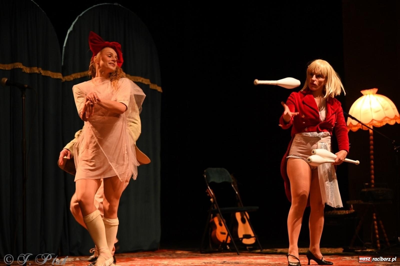 Zdjęcie w galerii na portalu naszraciborz.pl: NIE TAK TY – spektakl Kolektywu KEJOS w RCK wiadomości z regionu