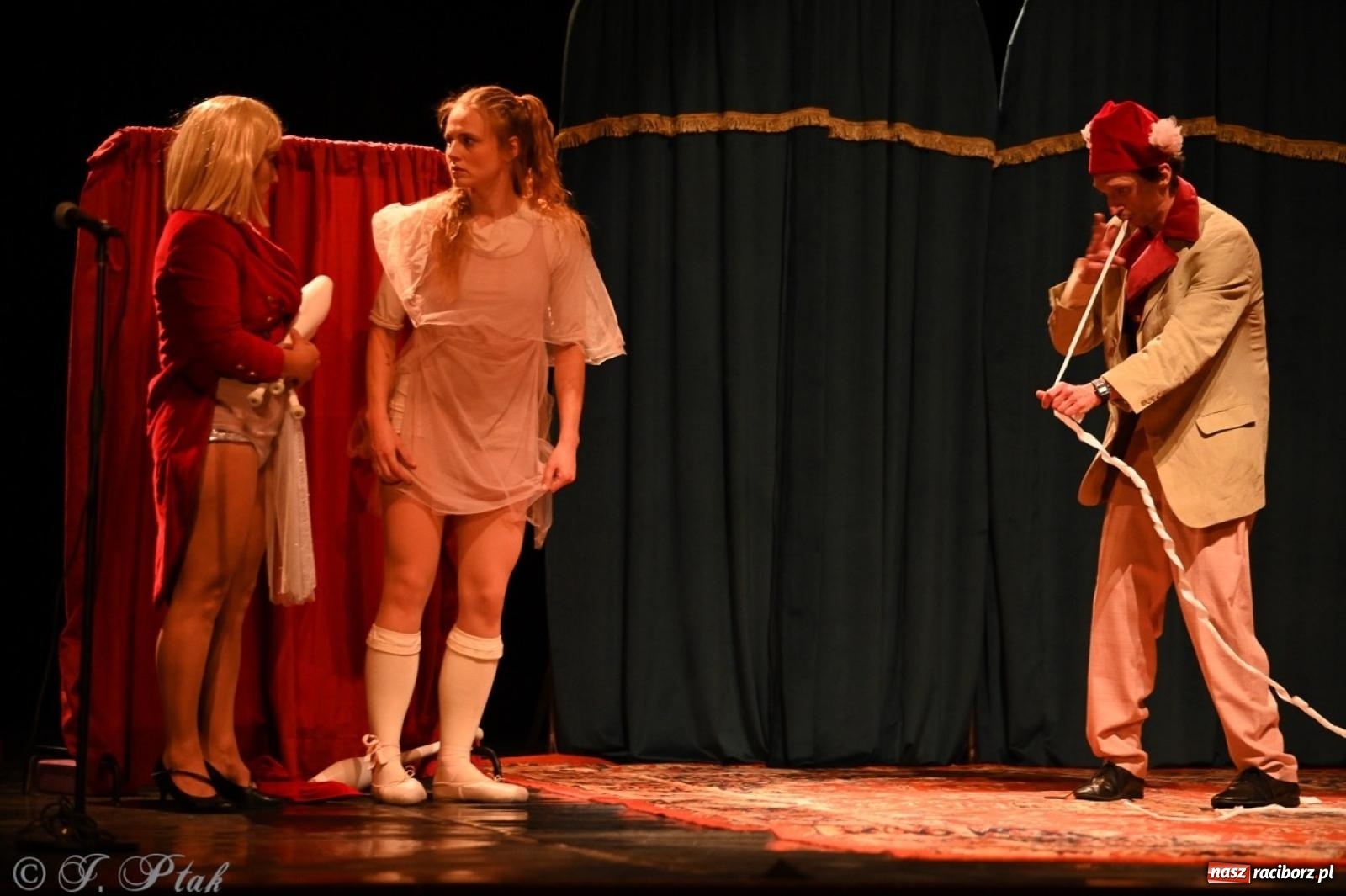 Zdjęcie w galerii na portalu naszraciborz.pl: NIE TAK TY – spektakl Kolektywu KEJOS w RCK wiadomości z regionu