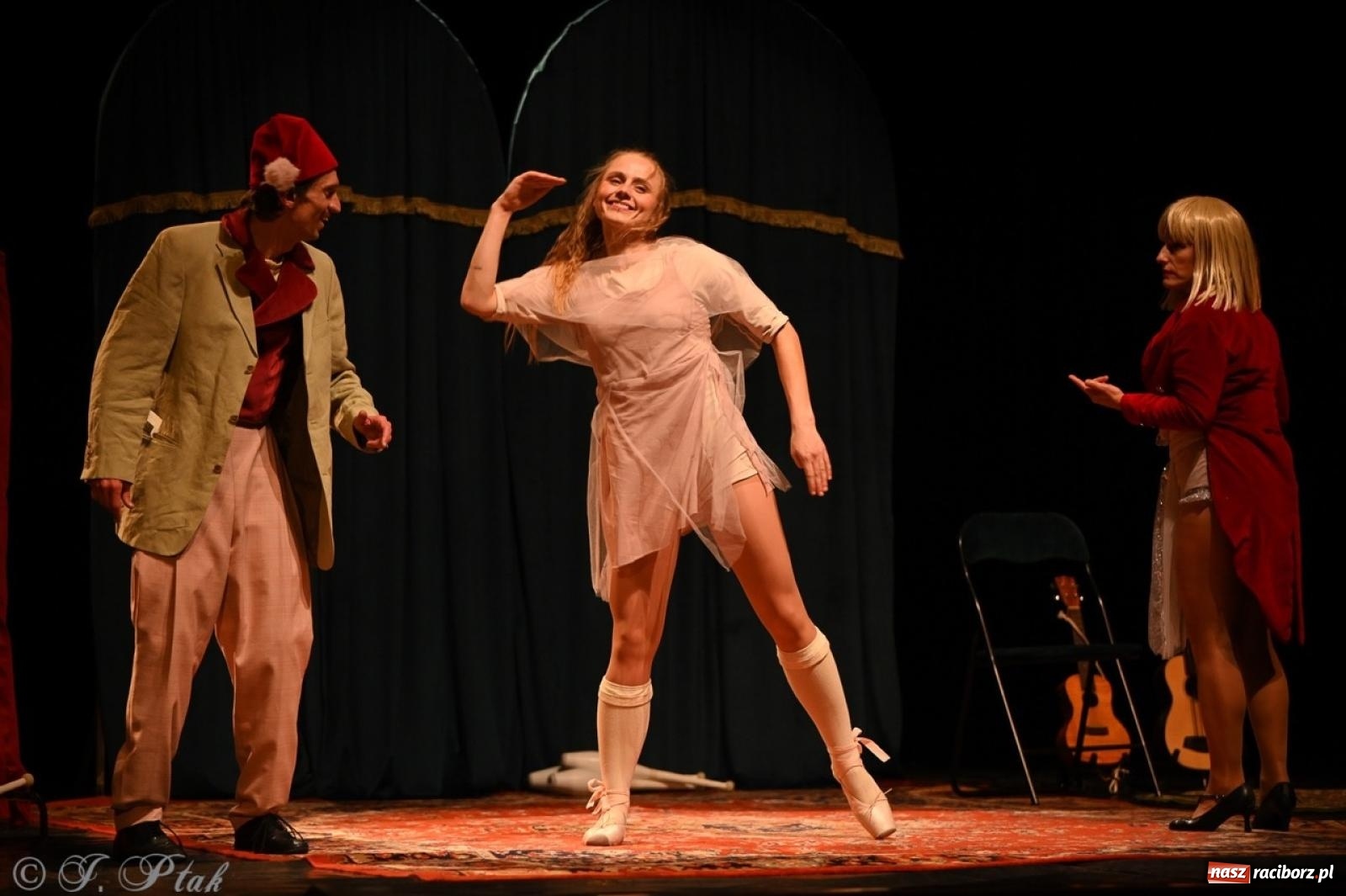 Zdjęcie w galerii na portalu naszraciborz.pl: NIE TAK TY – spektakl Kolektywu KEJOS w RCK wiadomości z regionu