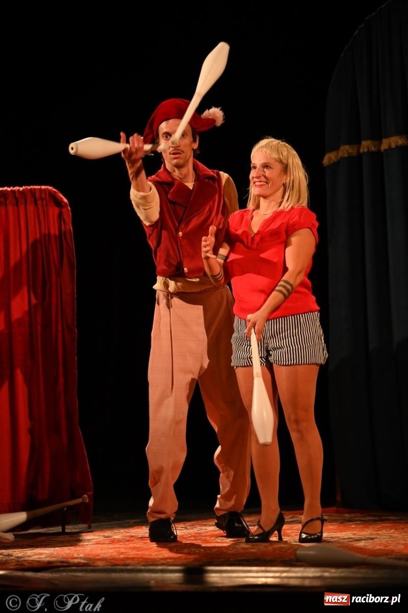 Zdjęcie w galerii na portalu naszraciborz.pl: NIE TAK TY – spektakl Kolektywu KEJOS w RCK wiadomości z regionu