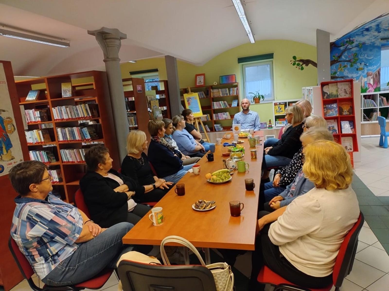 Zdjęcie w galerii na portalu naszraciborz.pl: Dlaczego warto czytać? Spotkania z Jackiem Łapińskim wiadomości z regionu