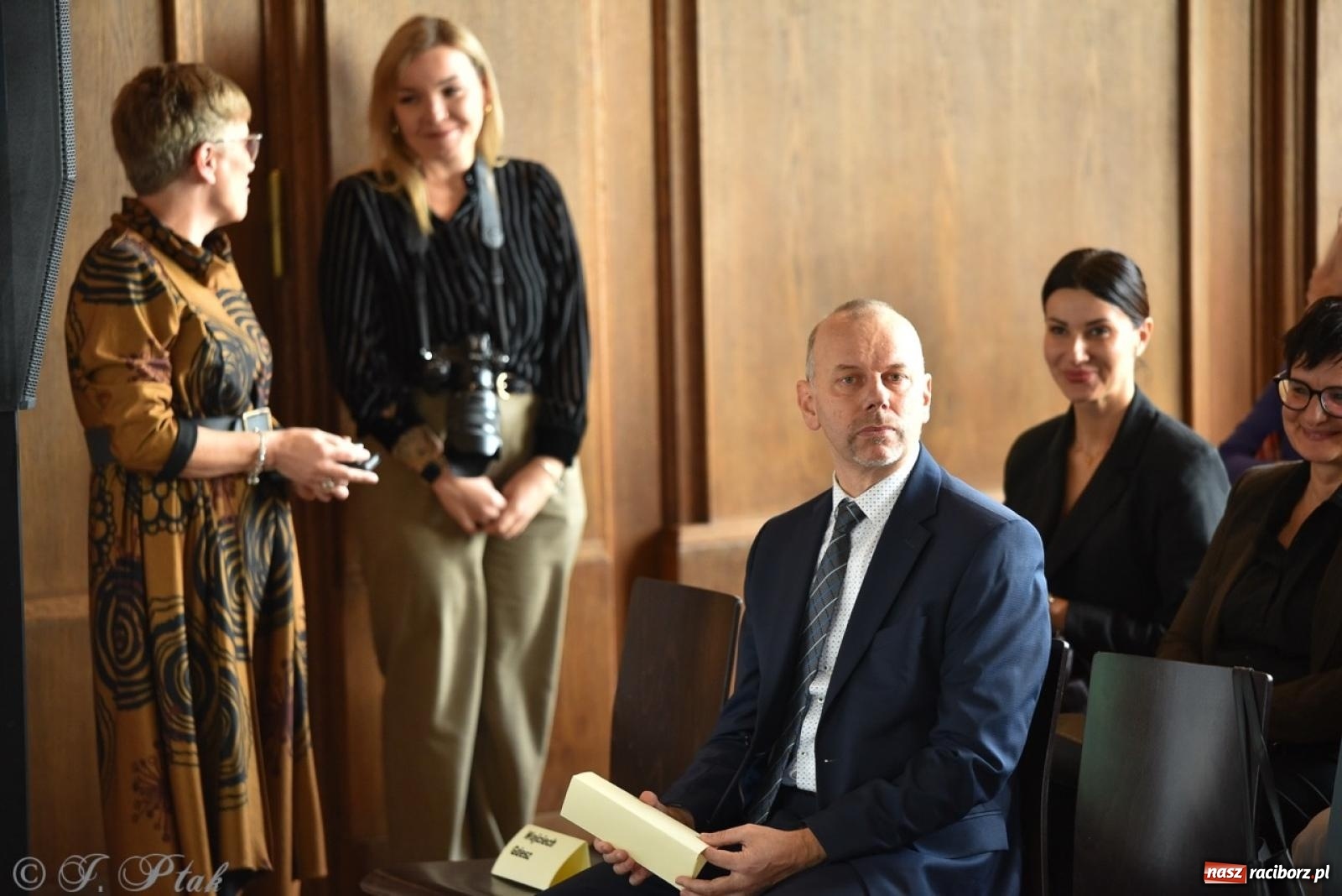 Zdjęcie w galerii na portalu naszraciborz.pl: Powiatowy Dzień Edukacji Narodowej w I LO [FOTO] wiadomości z regionu