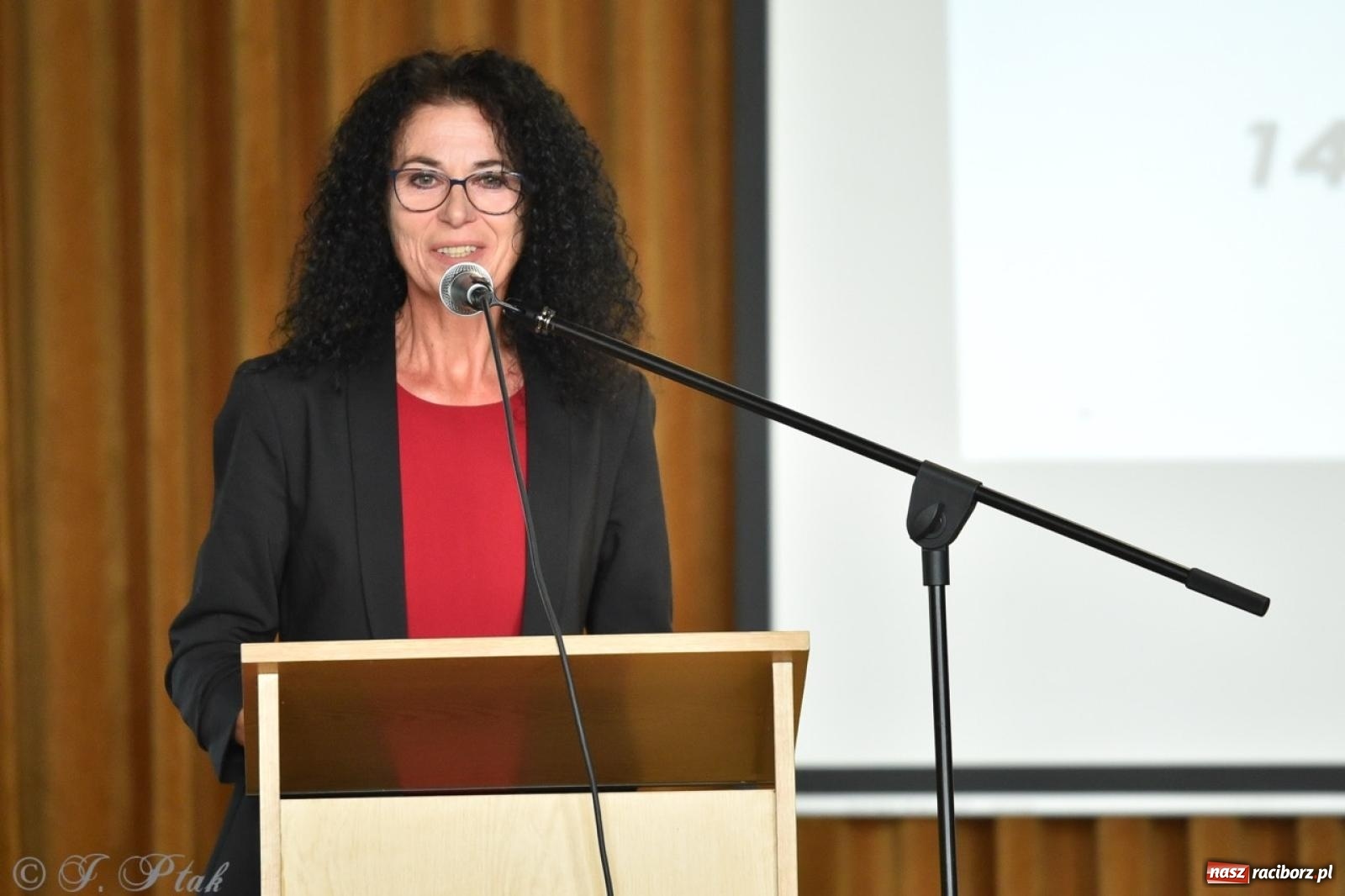 Zdjęcie w galerii na portalu naszraciborz.pl: Powiatowy Dzień Edukacji Narodowej w I LO [FOTO] wiadomości z regionu
