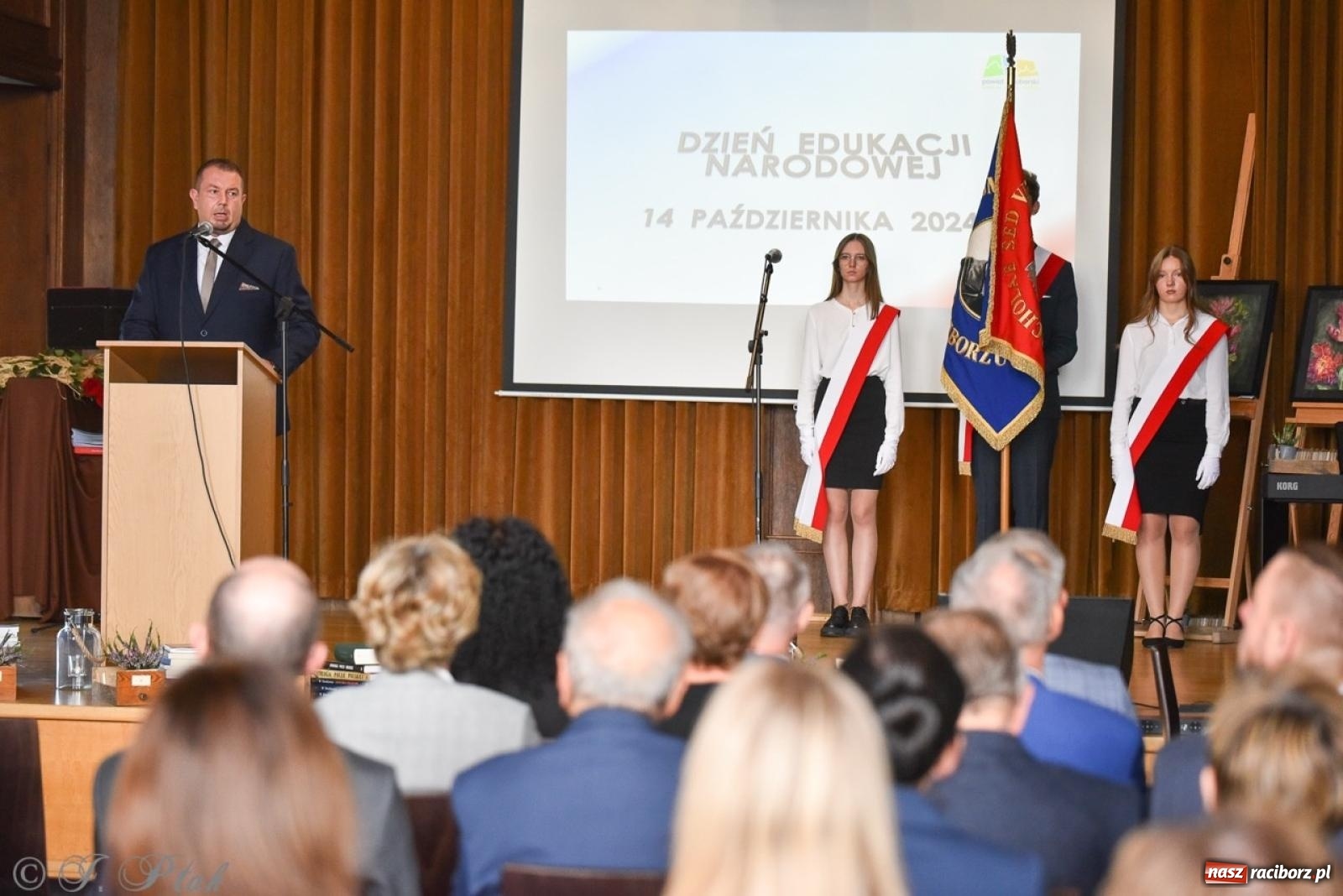 Zdjęcie w galerii na portalu naszraciborz.pl: Powiatowy Dzień Edukacji Narodowej w I LO [FOTO] wiadomości z regionu