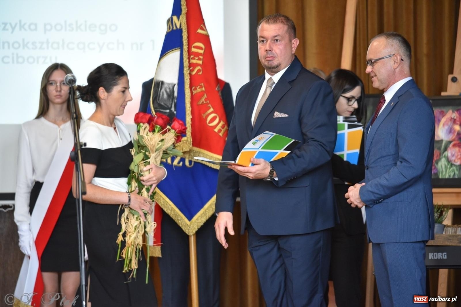 Zdjęcie w galerii na portalu naszraciborz.pl: Powiatowy Dzień Edukacji Narodowej w I LO [FOTO] wiadomości z regionu