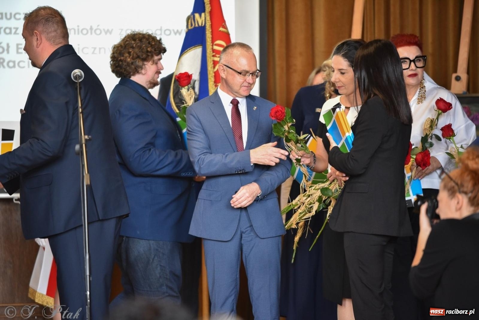 Zdjęcie w galerii na portalu naszraciborz.pl: Powiatowy Dzień Edukacji Narodowej w I LO [FOTO] wiadomości z regionu