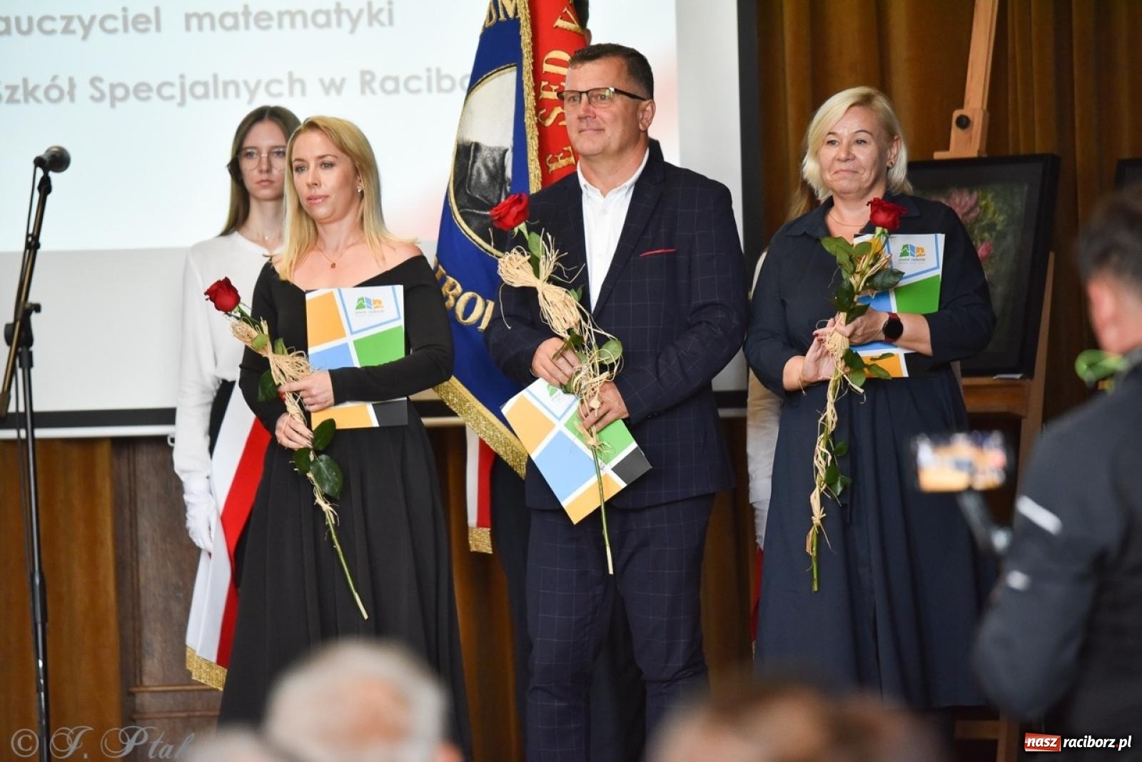 Zdjęcie w galerii na portalu naszraciborz.pl: Powiatowy Dzień Edukacji Narodowej w I LO [FOTO] wiadomości z regionu