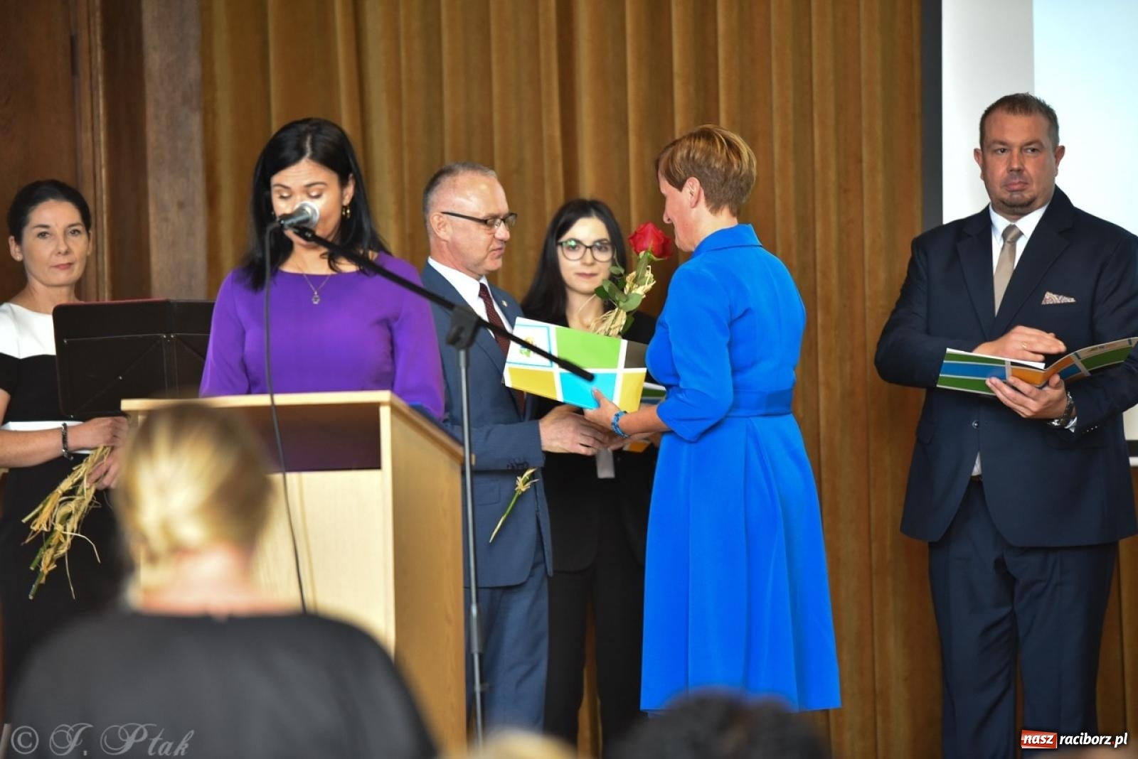 Zdjęcie w galerii na portalu naszraciborz.pl: Powiatowy Dzień Edukacji Narodowej w I LO [FOTO] wiadomości z regionu