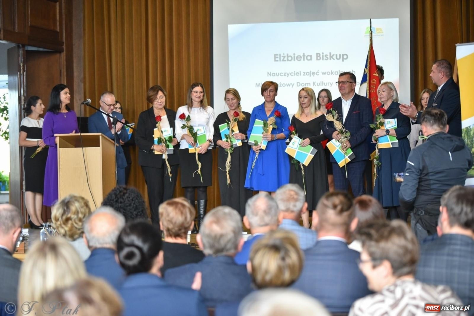Zdjęcie w galerii na portalu naszraciborz.pl: Powiatowy Dzień Edukacji Narodowej w I LO [FOTO] wiadomości z regionu