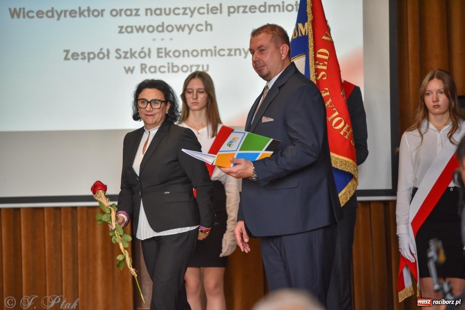 Zdjęcie w galerii na portalu naszraciborz.pl: Powiatowy Dzień Edukacji Narodowej w I LO [FOTO] wiadomości z regionu