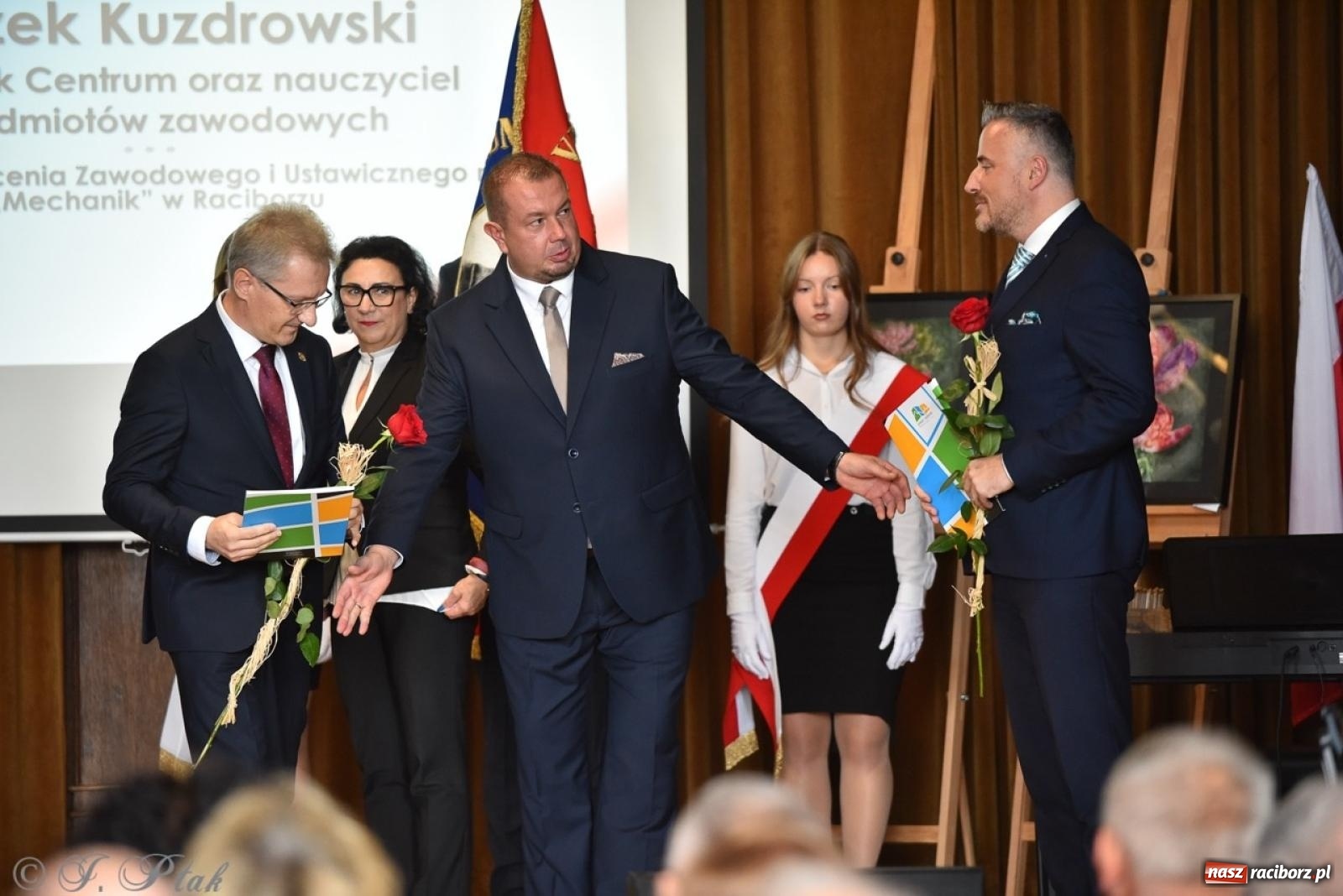 Zdjęcie w galerii na portalu naszraciborz.pl: Powiatowy Dzień Edukacji Narodowej w I LO [FOTO] wiadomości z regionu