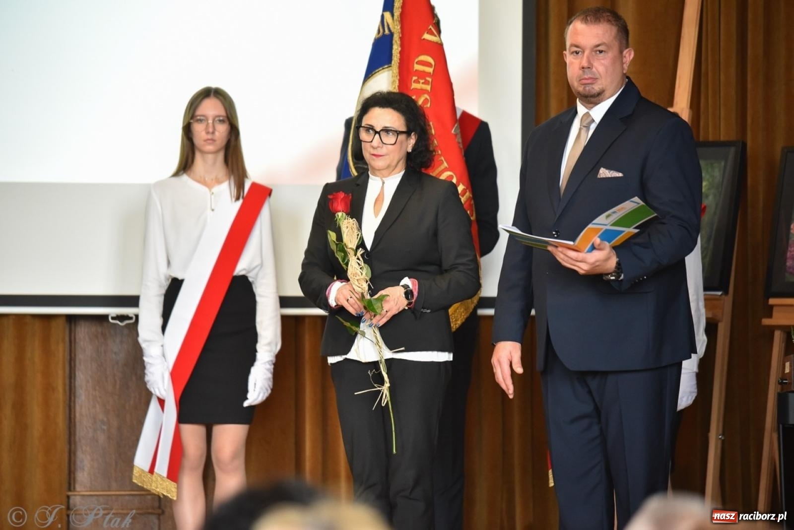 Zdjęcie w galerii na portalu naszraciborz.pl: Powiatowy Dzień Edukacji Narodowej w I LO [FOTO] wiadomości z regionu