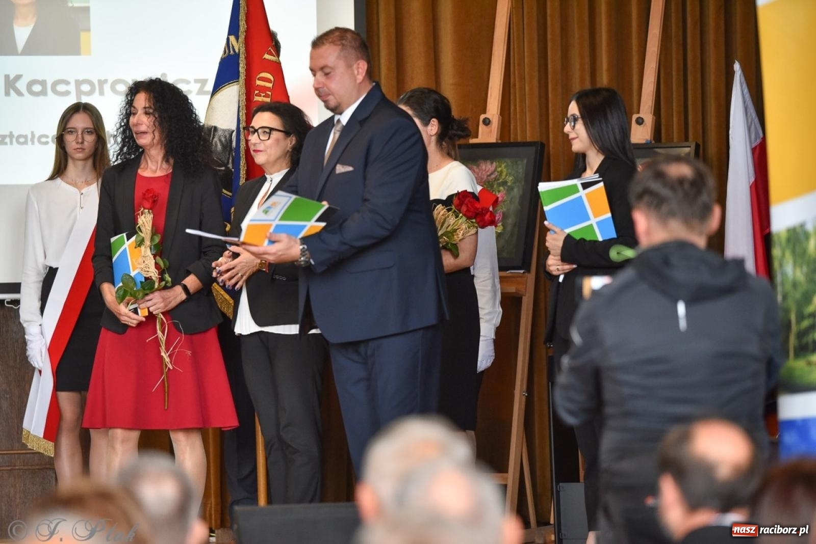 Zdjęcie w galerii na portalu naszraciborz.pl: Powiatowy Dzień Edukacji Narodowej w I LO [FOTO] wiadomości z regionu