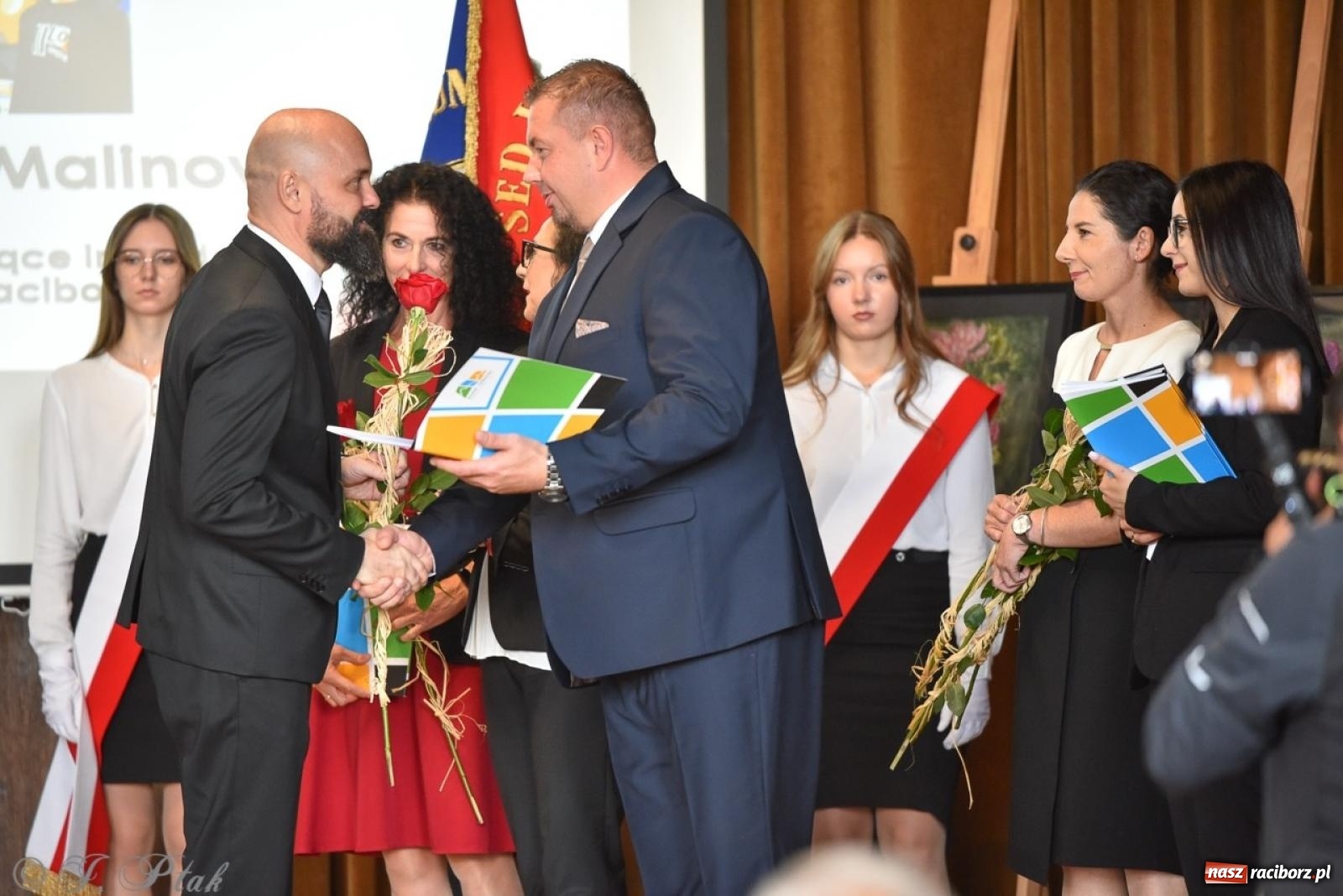 Zdjęcie w galerii na portalu naszraciborz.pl: Powiatowy Dzień Edukacji Narodowej w I LO [FOTO] wiadomości z regionu