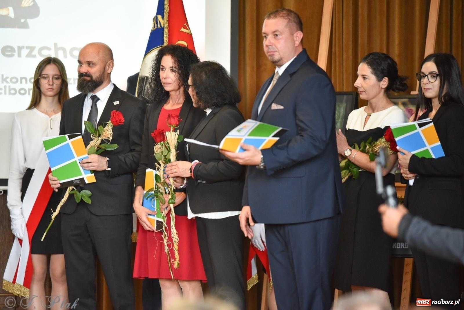 Zdjęcie w galerii na portalu naszraciborz.pl: Powiatowy Dzień Edukacji Narodowej w I LO [FOTO] wiadomości z regionu