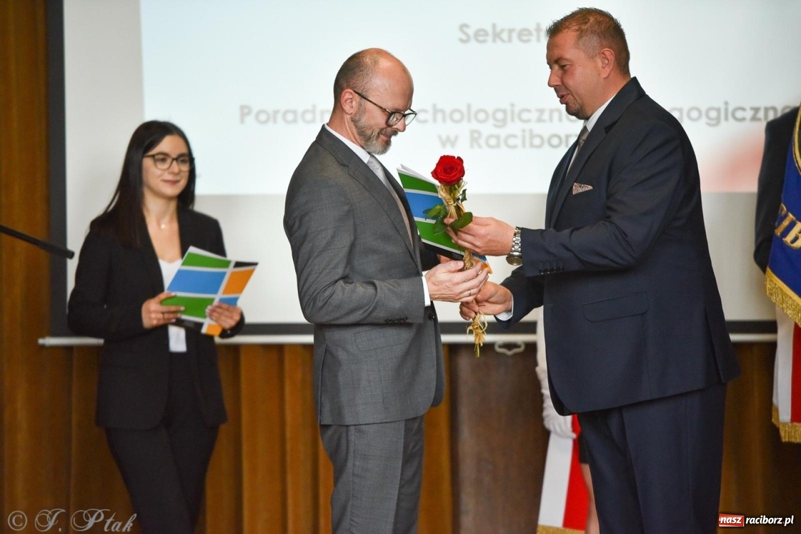 Zdjęcie w galerii na portalu naszraciborz.pl: Powiatowy Dzień Edukacji Narodowej w I LO [FOTO] wiadomości z regionu
