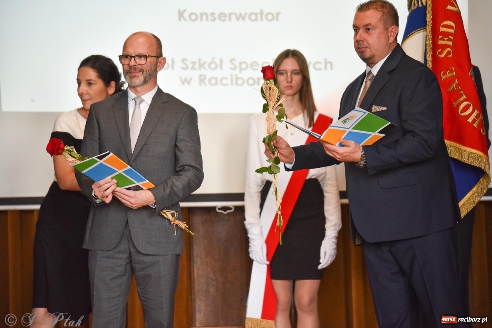 Zdjęcie w galerii na portalu naszraciborz.pl: Powiatowy Dzień Edukacji Narodowej w I LO [FOTO] wiadomości z regionu