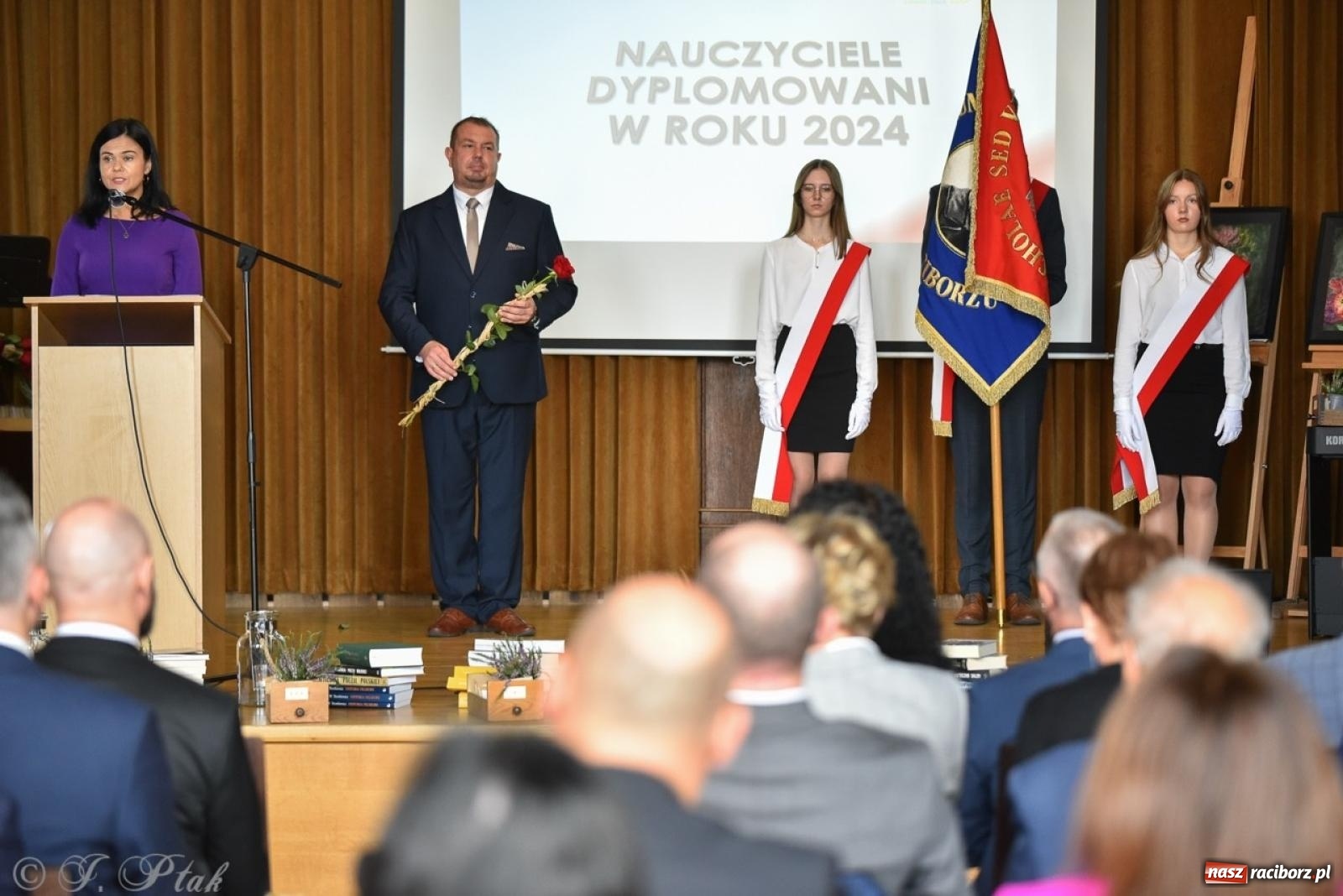 Zdjęcie w galerii na portalu naszraciborz.pl: Powiatowy Dzień Edukacji Narodowej w I LO [FOTO] wiadomości z regionu