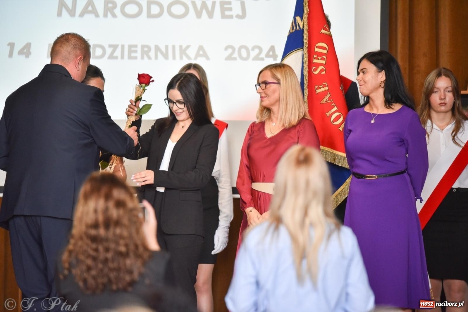 Zdjęcie w galerii na portalu naszraciborz.pl: Powiatowy Dzień Edukacji Narodowej w I LO [FOTO] wiadomości z regionu