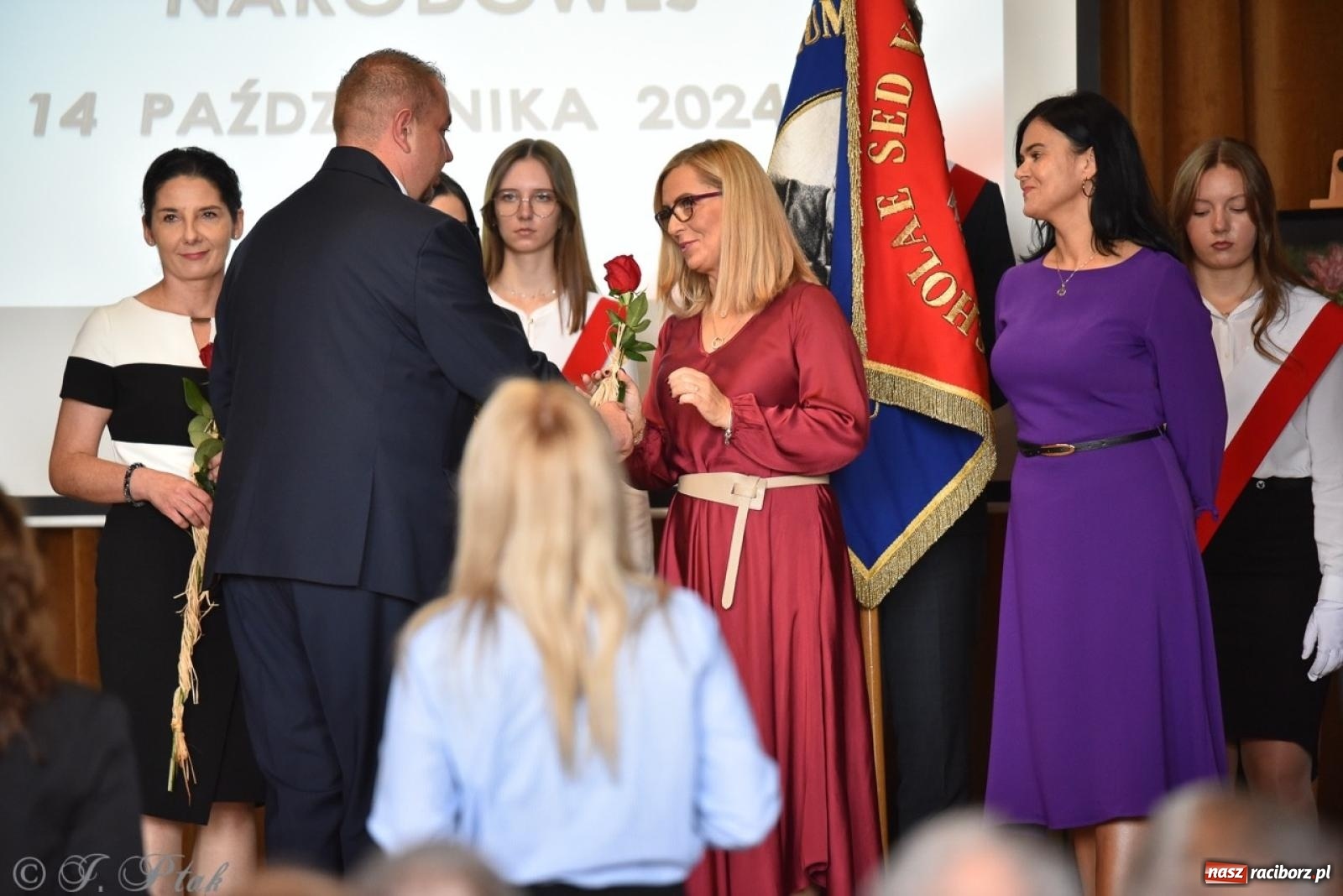Zdjęcie w galerii na portalu naszraciborz.pl: Powiatowy Dzień Edukacji Narodowej w I LO [FOTO] wiadomości z regionu