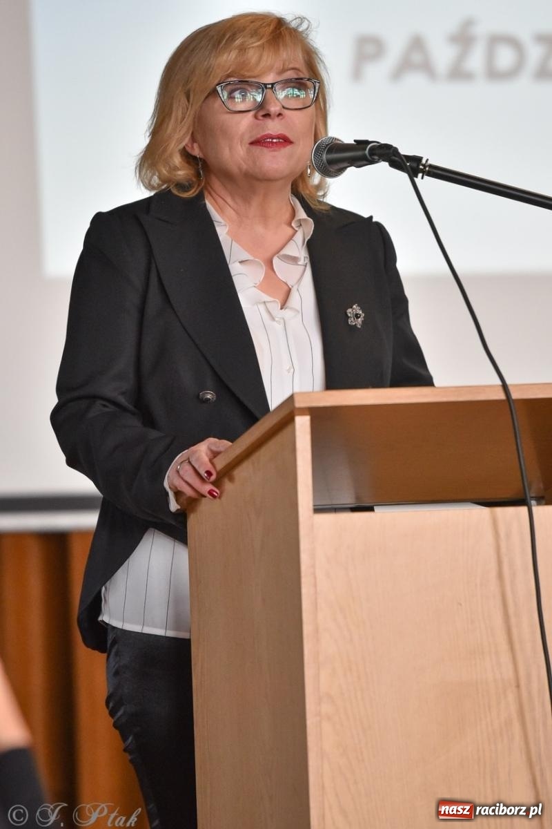 Zdjęcie w galerii na portalu naszraciborz.pl: Powiatowy Dzień Edukacji Narodowej w I LO [FOTO] wiadomości z regionu