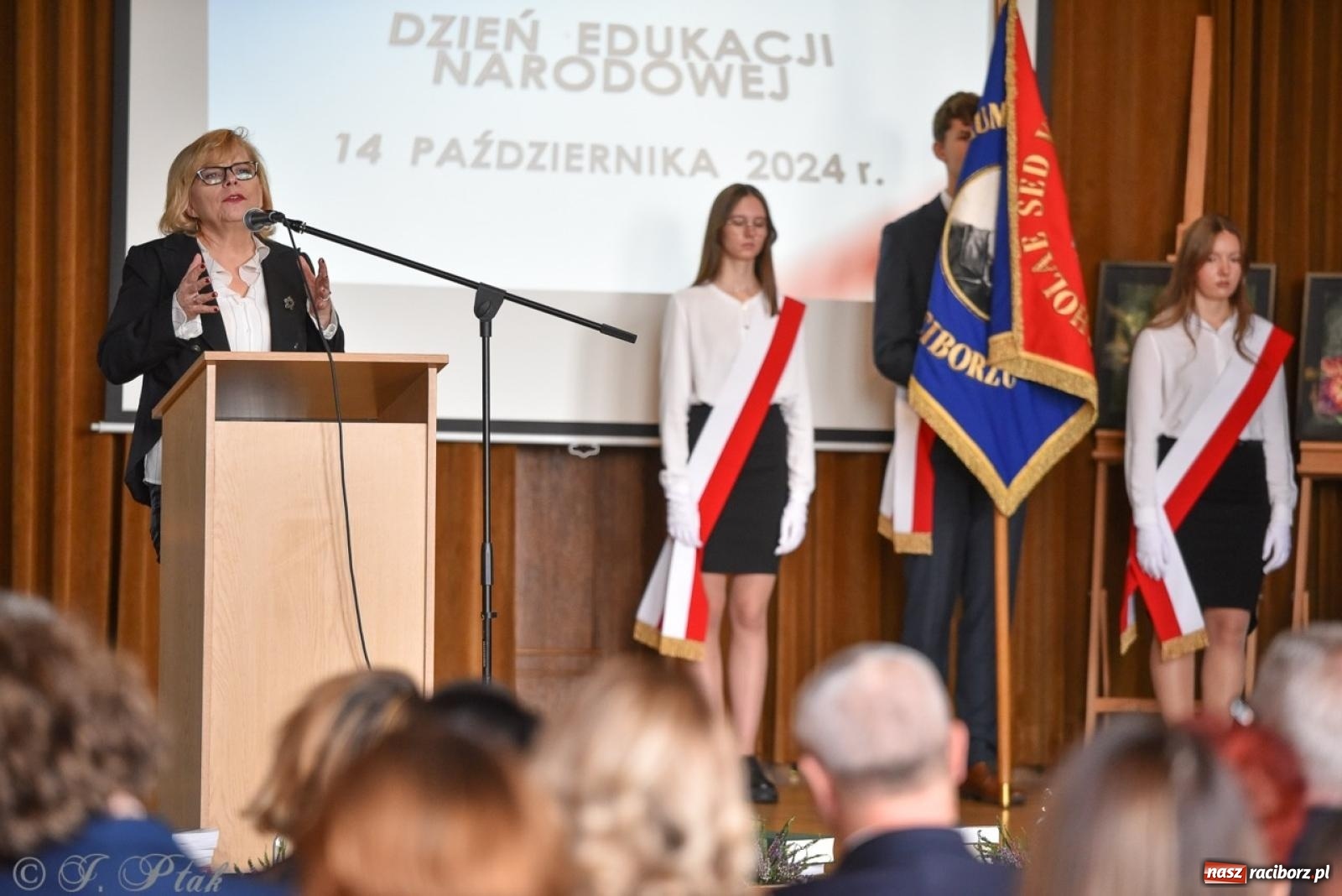 Zdjęcie w galerii na portalu naszraciborz.pl: Powiatowy Dzień Edukacji Narodowej w I LO [FOTO] wiadomości z regionu