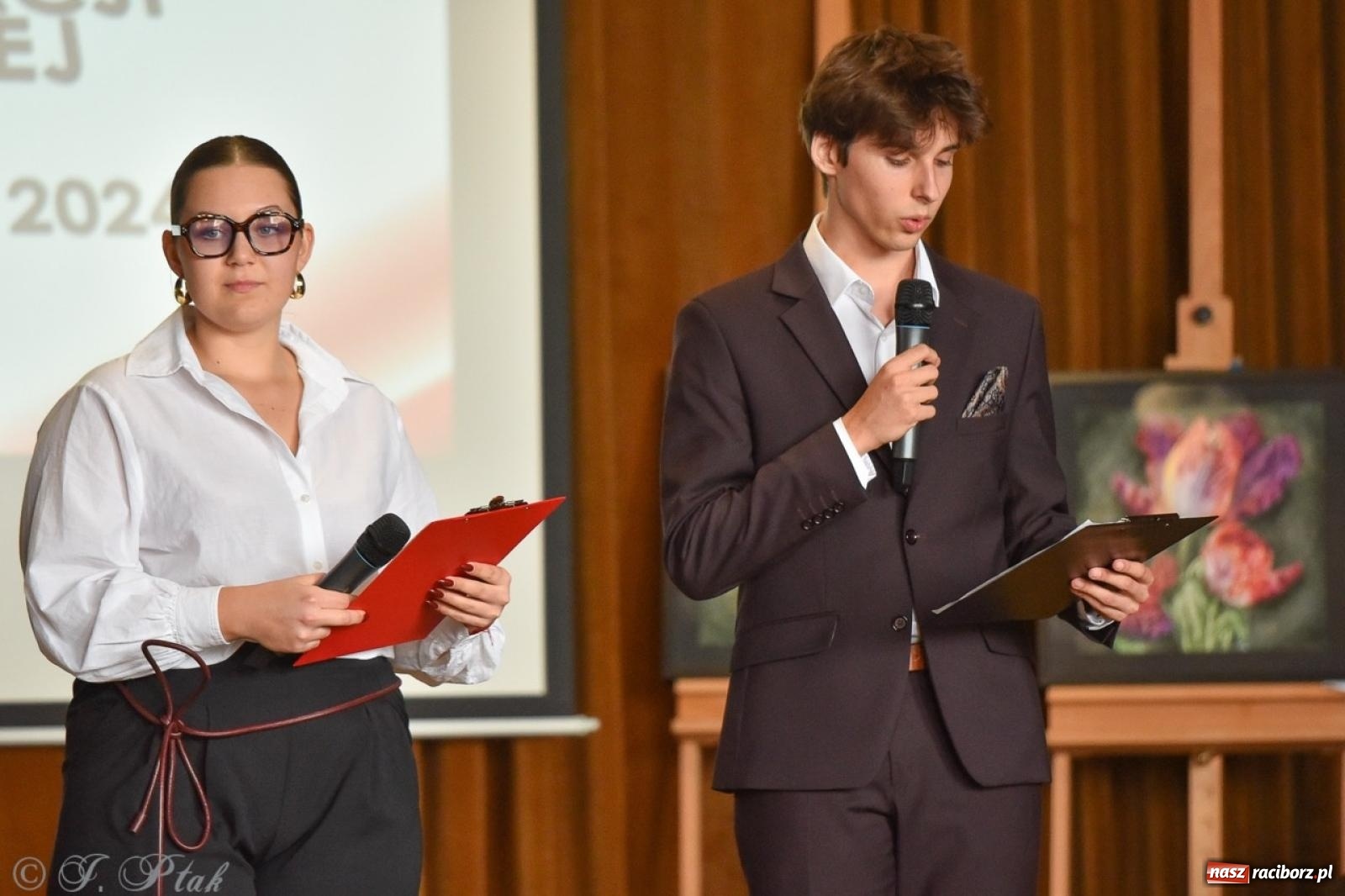 Zdjęcie w galerii na portalu naszraciborz.pl: Powiatowy Dzień Edukacji Narodowej w I LO [FOTO] wiadomości z regionu