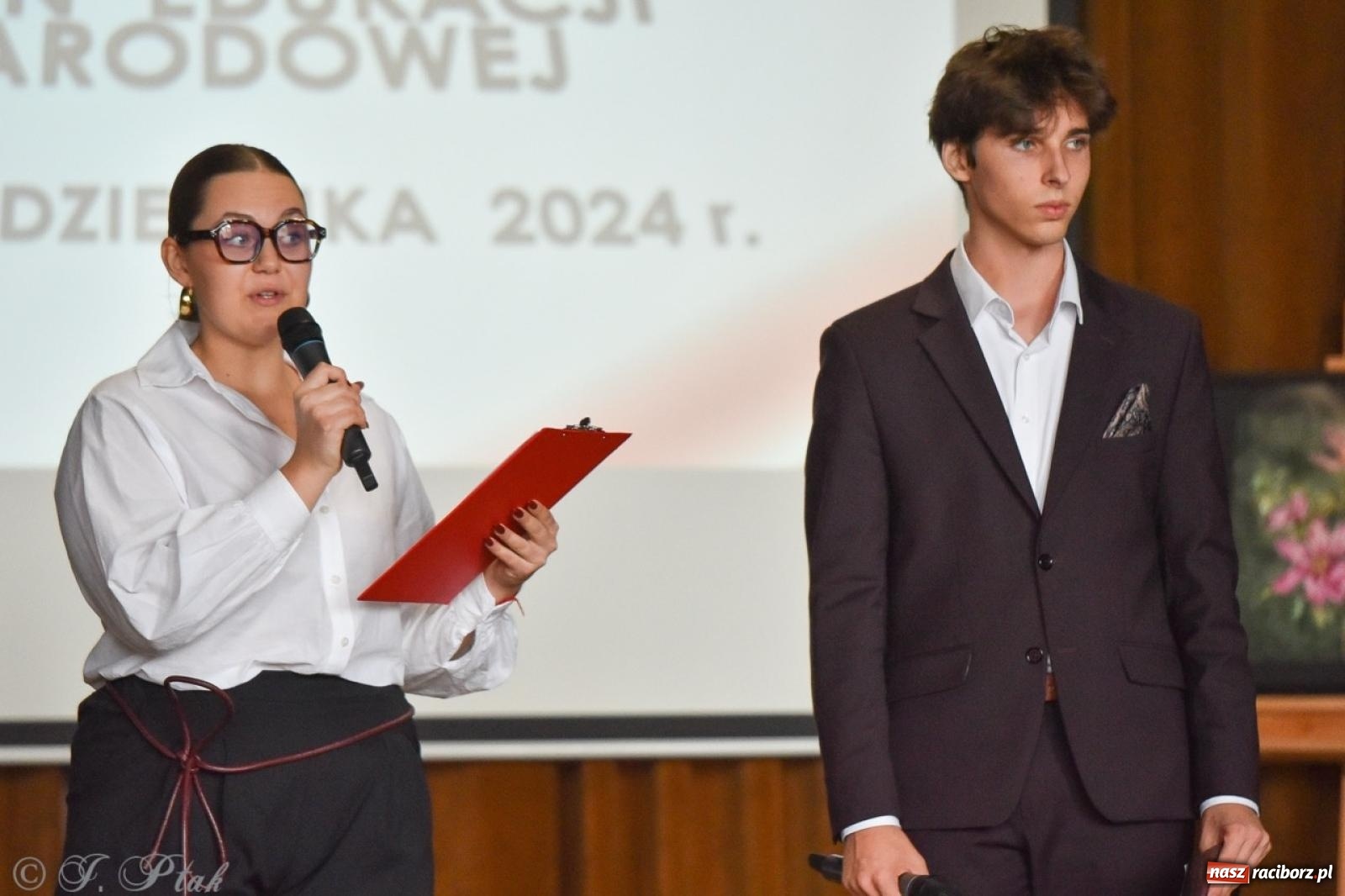 Zdjęcie w galerii na portalu naszraciborz.pl: Powiatowy Dzień Edukacji Narodowej w I LO [FOTO] wiadomości z regionu