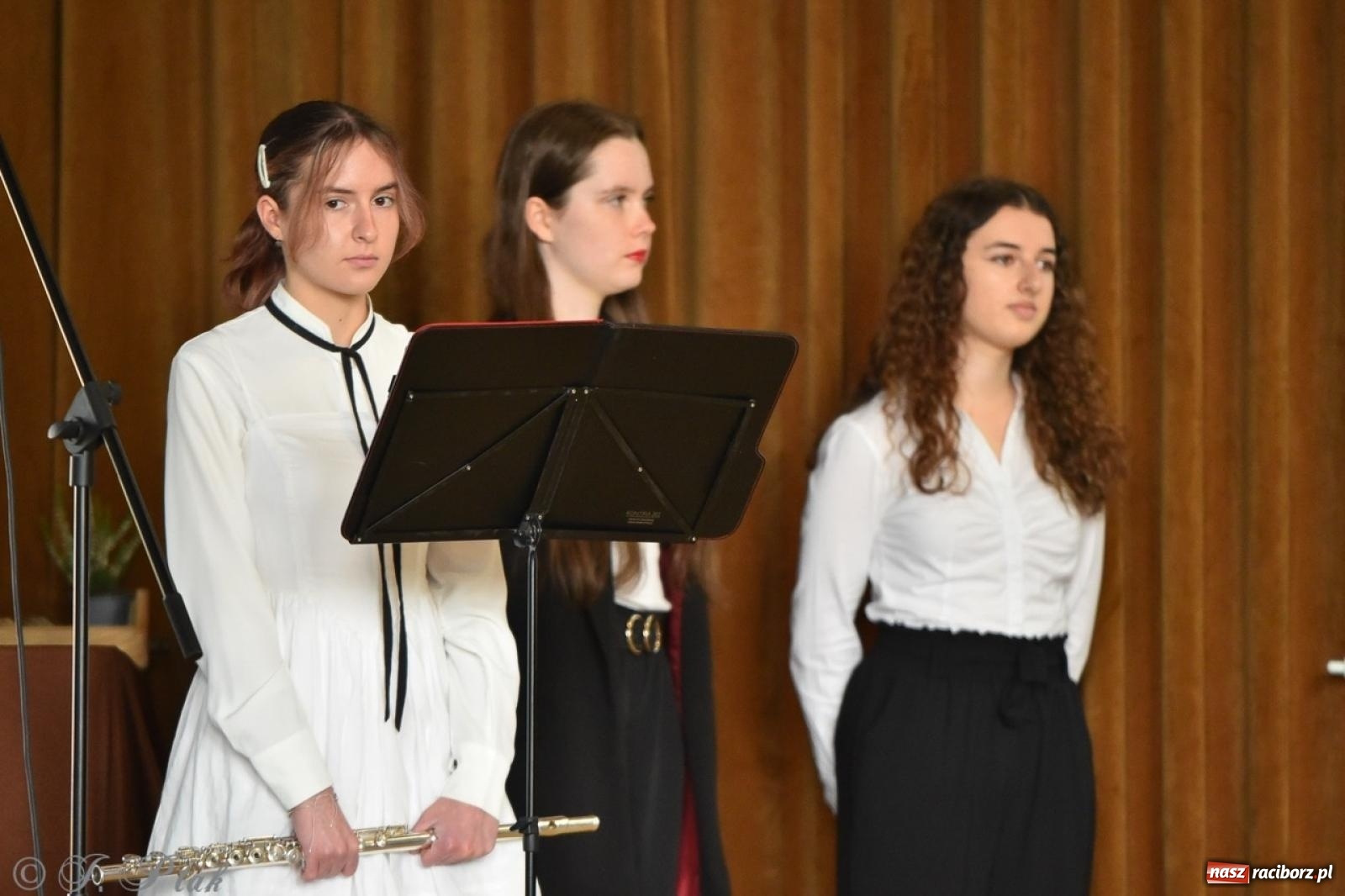 Zdjęcie w galerii na portalu naszraciborz.pl: Powiatowy Dzień Edukacji Narodowej w I LO [FOTO] wiadomości z regionu