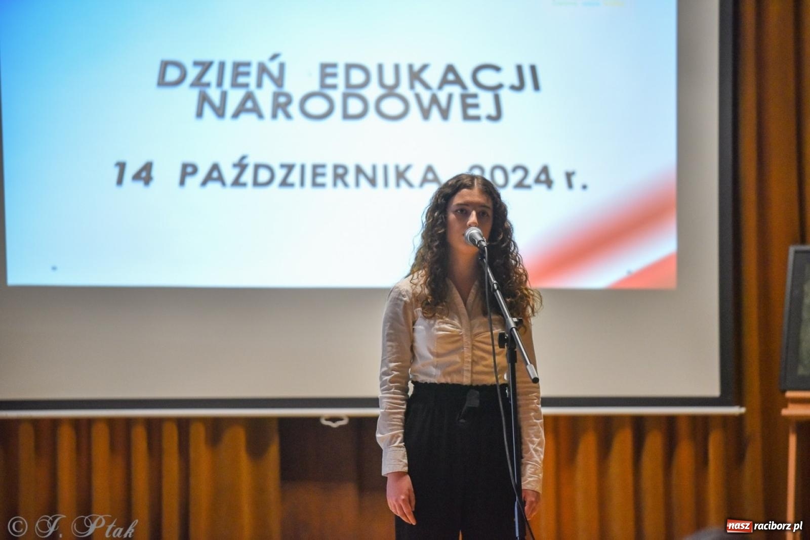 Zdjęcie w galerii na portalu naszraciborz.pl: Powiatowy Dzień Edukacji Narodowej w I LO [FOTO] wiadomości z regionu