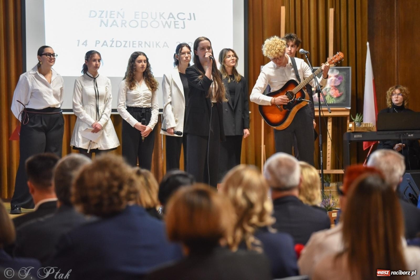 Zdjęcie w galerii na portalu naszraciborz.pl: Powiatowy Dzień Edukacji Narodowej w I LO [FOTO] wiadomości z regionu