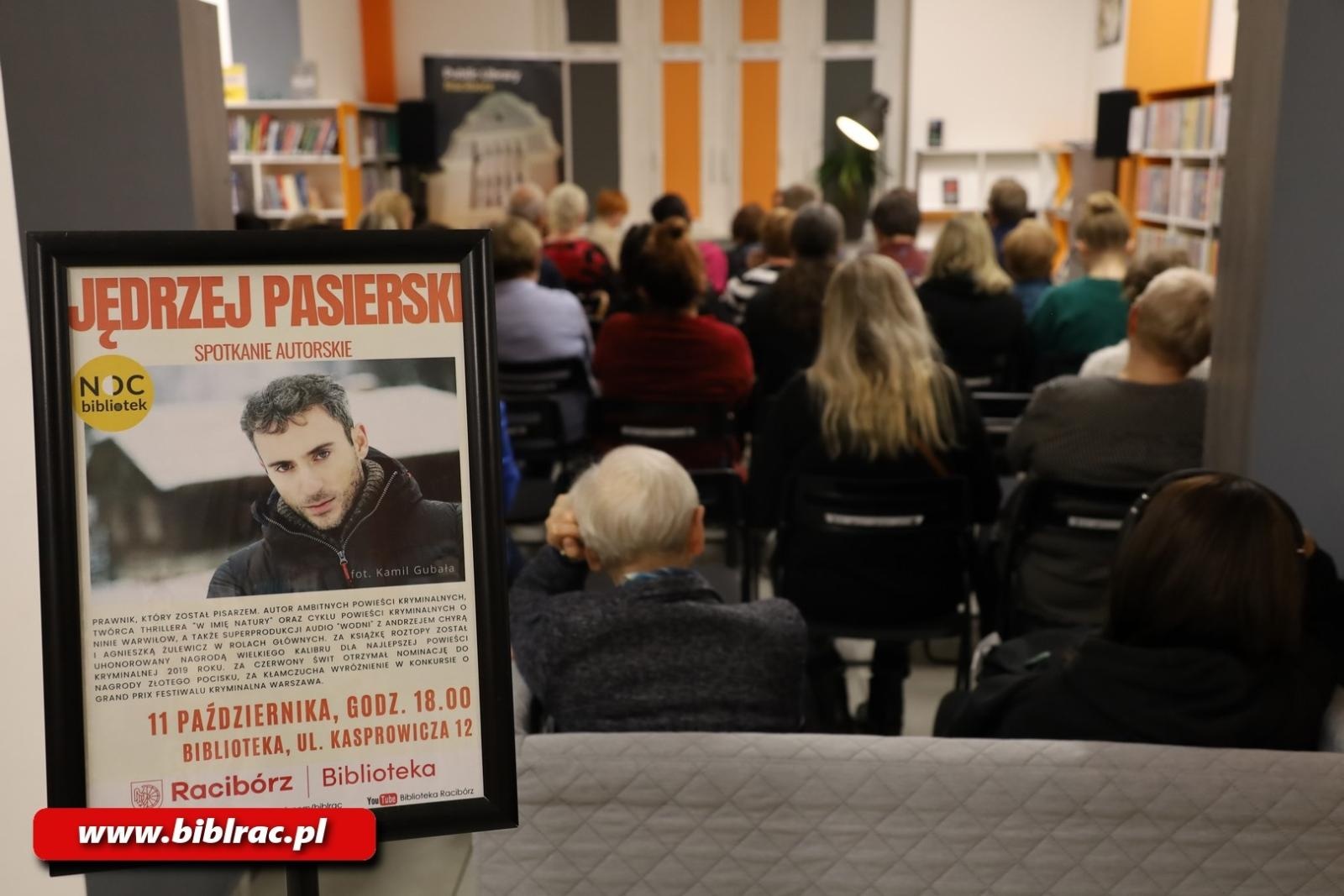 Zdjęcie w galerii na portalu naszraciborz.pl: NOC BIBLIOTEK: kryminalny Racibórz, Agatha Christie i Jędrzej Pasierski wiadomości z regionu