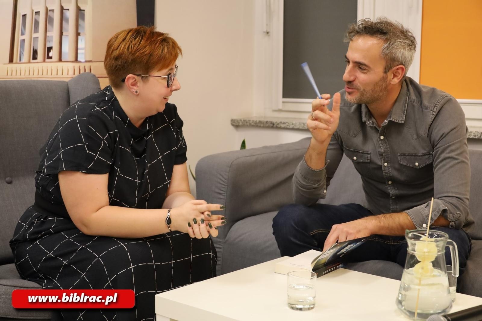 Zdjęcie w galerii na portalu naszraciborz.pl: NOC BIBLIOTEK: kryminalny Racibórz, Agatha Christie i Jędrzej Pasierski wiadomości z regionu