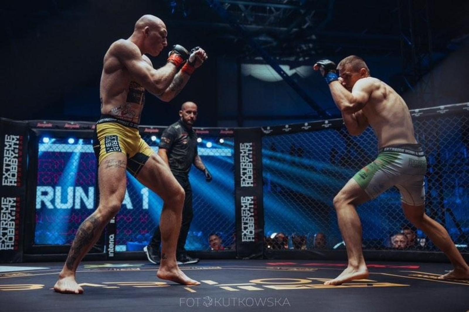 Zdjęcie w galerii na portalu naszraciborz.pl: Kamil Woźny triumfuje na gali Babilon 48 w Sosnowcu wiadomości z regionu