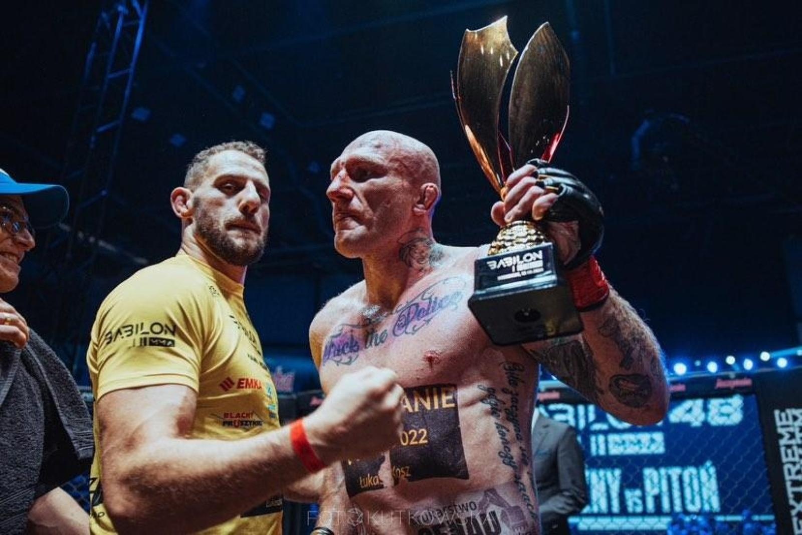 Zdjęcie w galerii na portalu naszraciborz.pl: Kamil Woźny triumfuje na gali Babilon 48 w Sosnowcu wiadomości z regionu