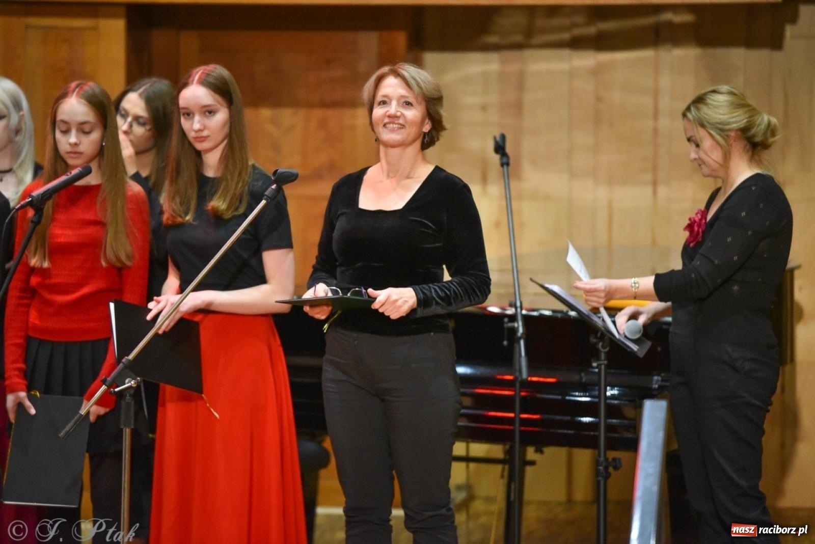 Zdjęcie w galerii na portalu naszraciborz.pl: PSM. Koncert i nagrody z okazji Dnia Edukacji Narodowej w Raciborzu wiadomości z regionu
