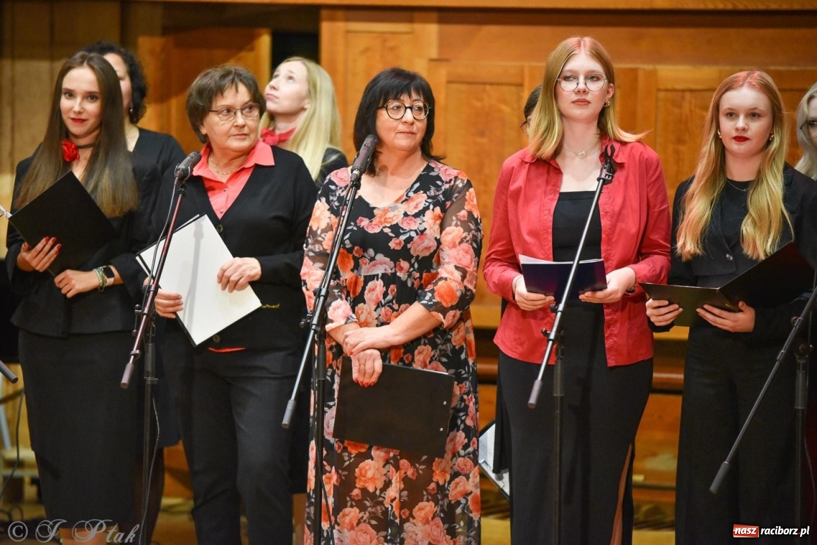 Zdjęcie w galerii na portalu naszraciborz.pl: PSM. Koncert i nagrody z okazji Dnia Edukacji Narodowej w Raciborzu wiadomości z regionu