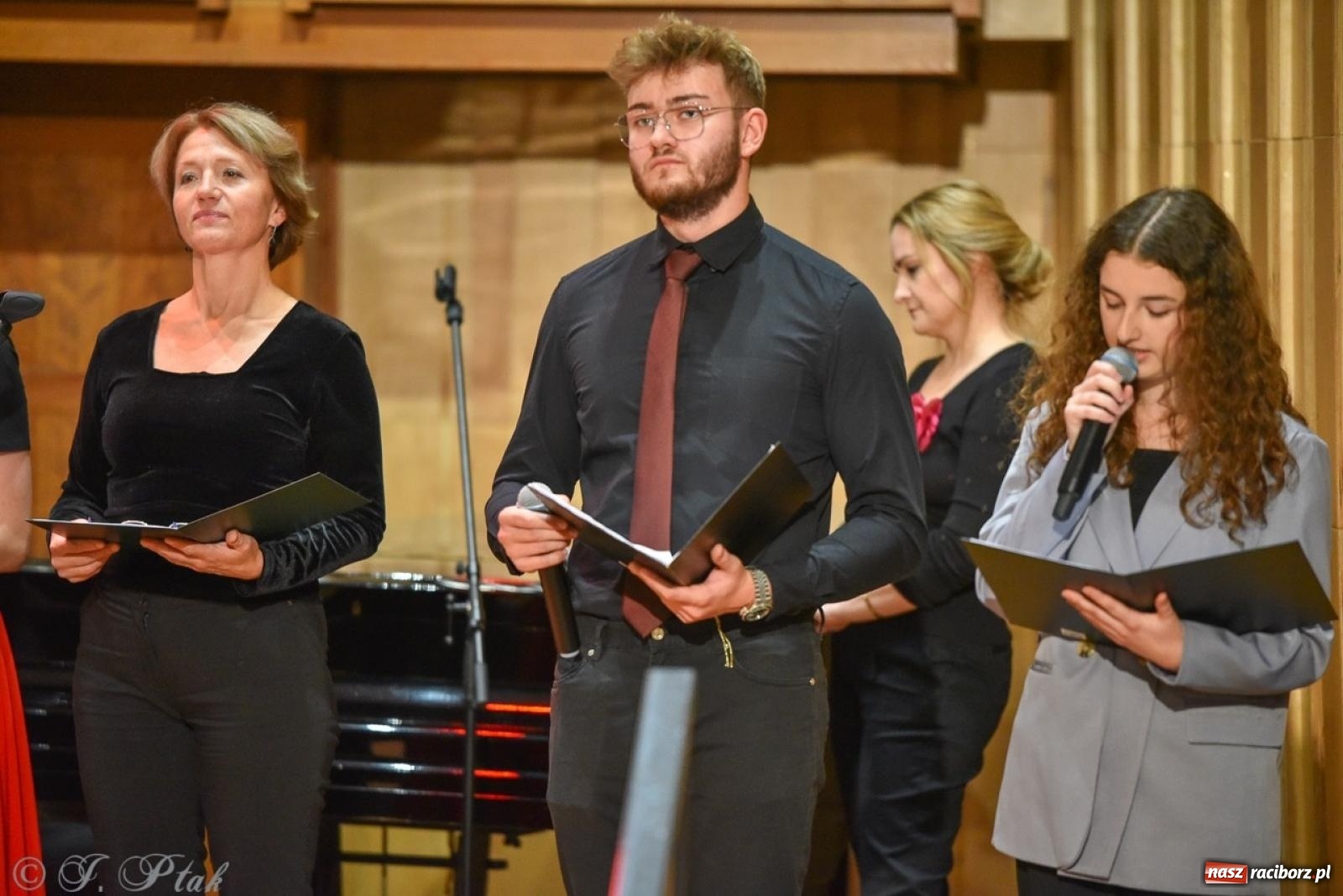 Zdjęcie w galerii na portalu naszraciborz.pl: PSM. Koncert i nagrody z okazji Dnia Edukacji Narodowej w Raciborzu wiadomości z regionu
