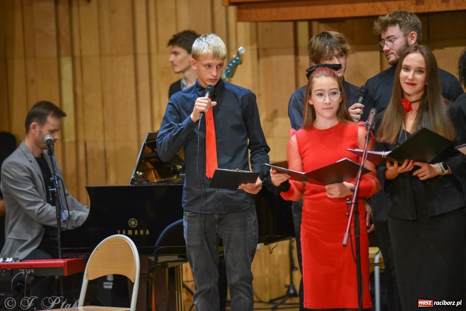 Zdjęcie w galerii na portalu naszraciborz.pl: PSM. Koncert i nagrody z okazji Dnia Edukacji Narodowej w Raciborzu wiadomości z regionu