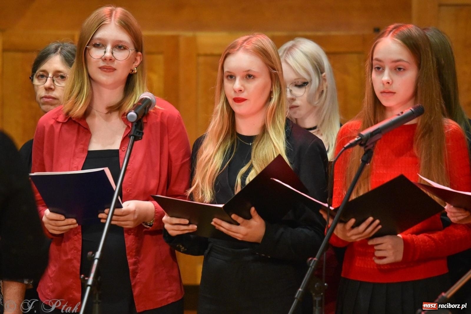 Zdjęcie w galerii na portalu naszraciborz.pl: PSM. Koncert i nagrody z okazji Dnia Edukacji Narodowej w Raciborzu wiadomości z regionu