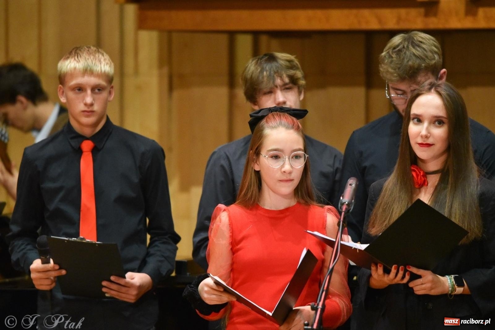 Zdjęcie w galerii na portalu naszraciborz.pl: PSM. Koncert i nagrody z okazji Dnia Edukacji Narodowej w Raciborzu wiadomości z regionu