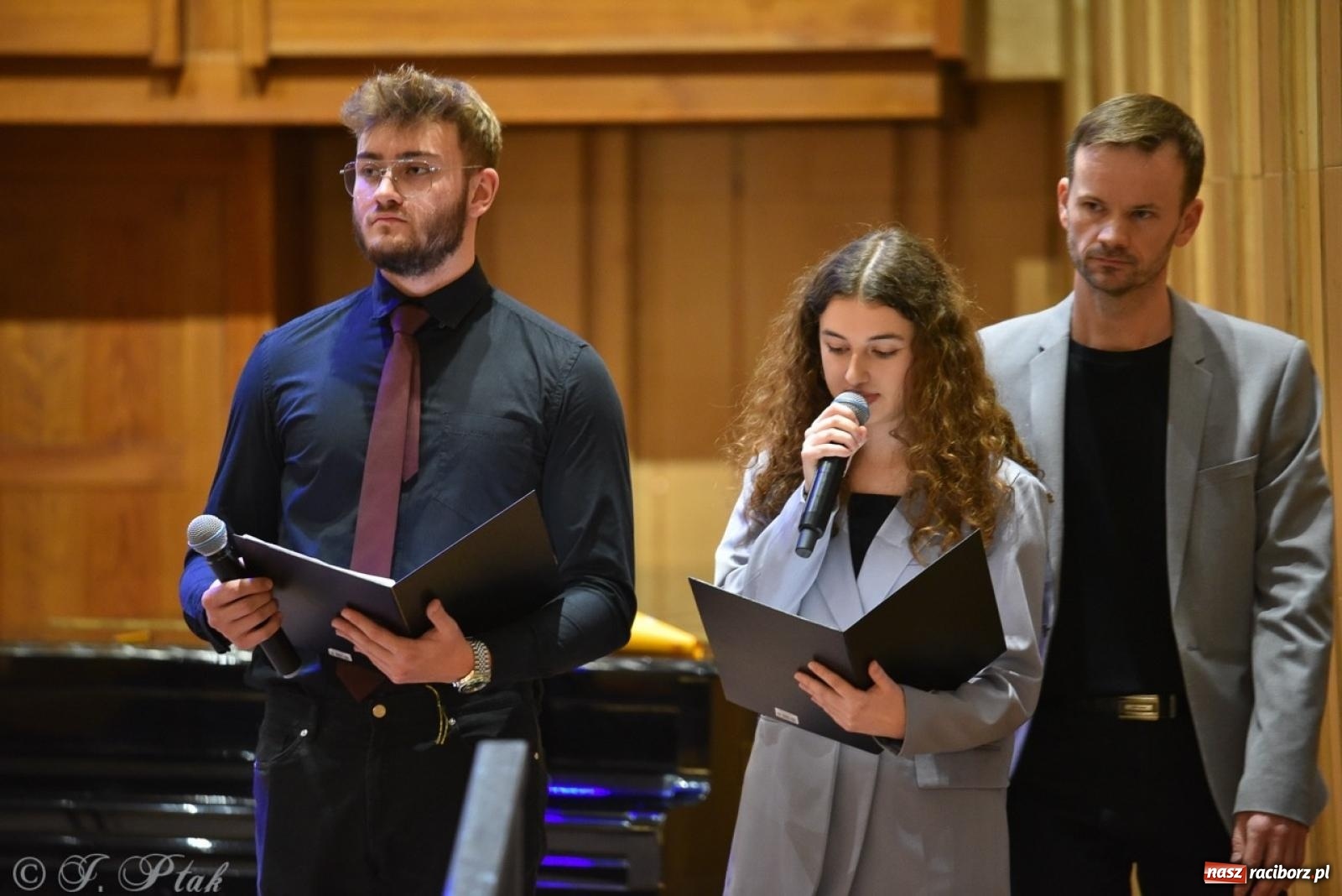 Zdjęcie w galerii na portalu naszraciborz.pl: PSM. Koncert i nagrody z okazji Dnia Edukacji Narodowej w Raciborzu wiadomości z regionu