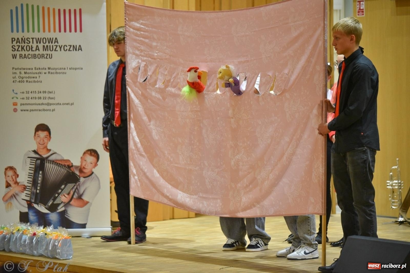 Zdjęcie w galerii na portalu naszraciborz.pl: PSM. Koncert i nagrody z okazji Dnia Edukacji Narodowej w Raciborzu wiadomości z regionu