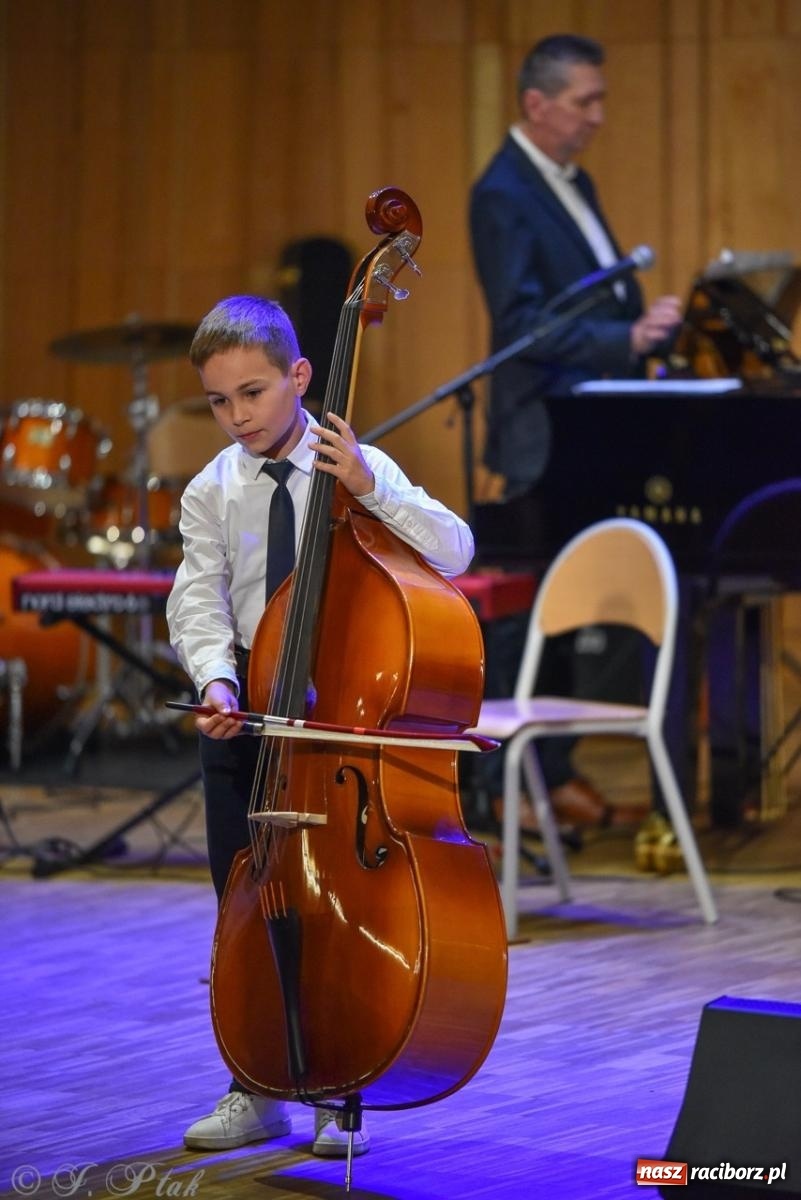 Zdjęcie w galerii na portalu naszraciborz.pl: PSM. Koncert i nagrody z okazji Dnia Edukacji Narodowej w Raciborzu wiadomości z regionu