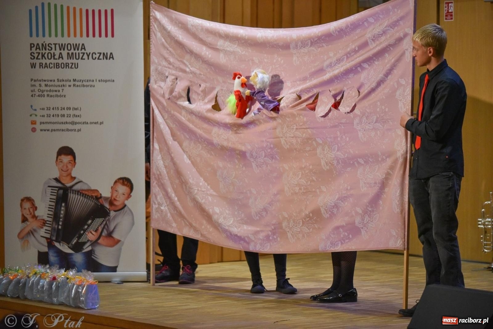 Zdjęcie w galerii na portalu naszraciborz.pl: PSM. Koncert i nagrody z okazji Dnia Edukacji Narodowej w Raciborzu wiadomości z regionu