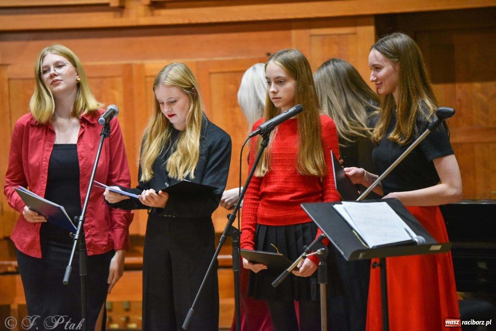 Zdjęcie w galerii na portalu naszraciborz.pl: PSM. Koncert i nagrody z okazji Dnia Edukacji Narodowej w Raciborzu wiadomości z regionu