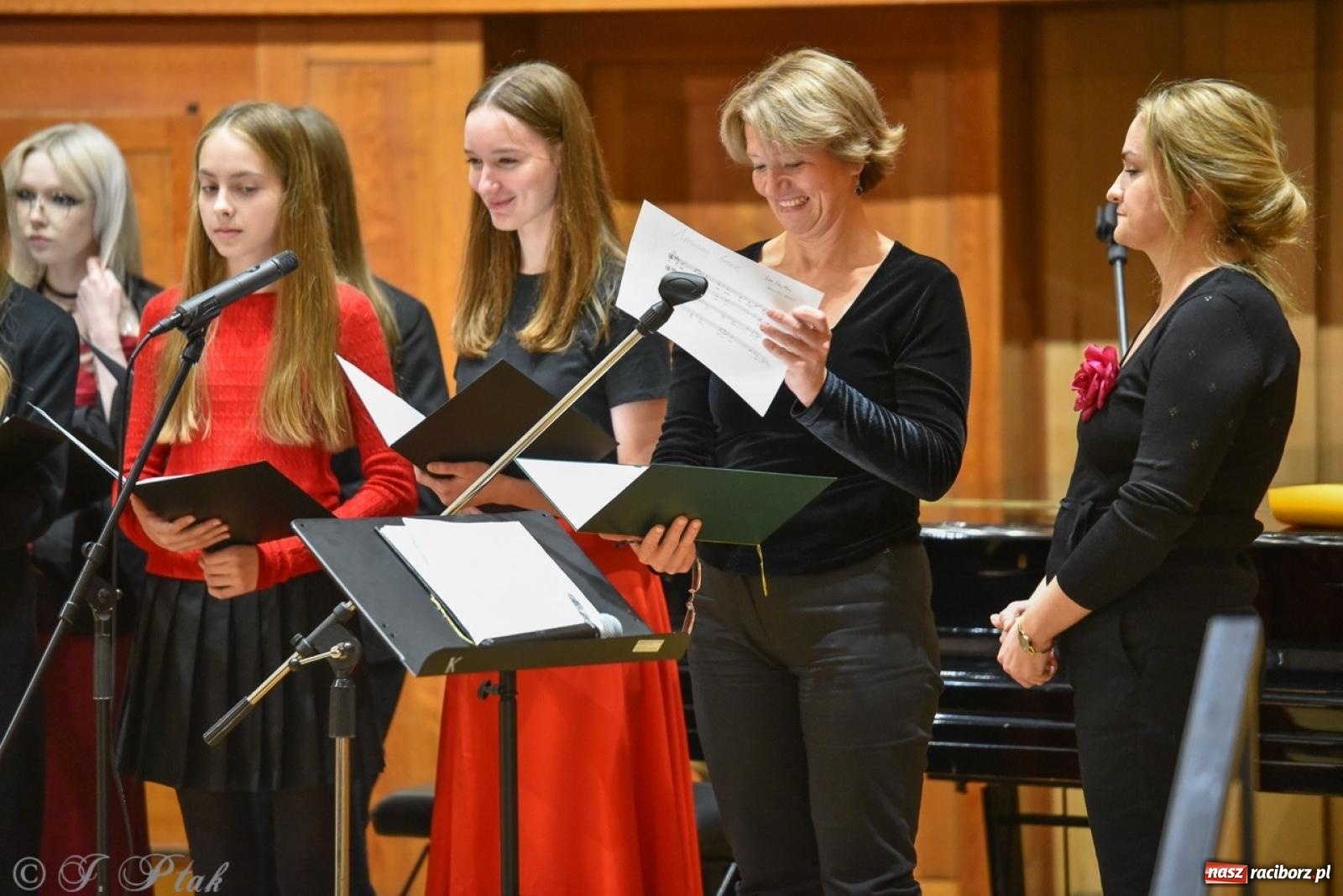 Zdjęcie w galerii na portalu naszraciborz.pl: PSM. Koncert i nagrody z okazji Dnia Edukacji Narodowej w Raciborzu wiadomości z regionu