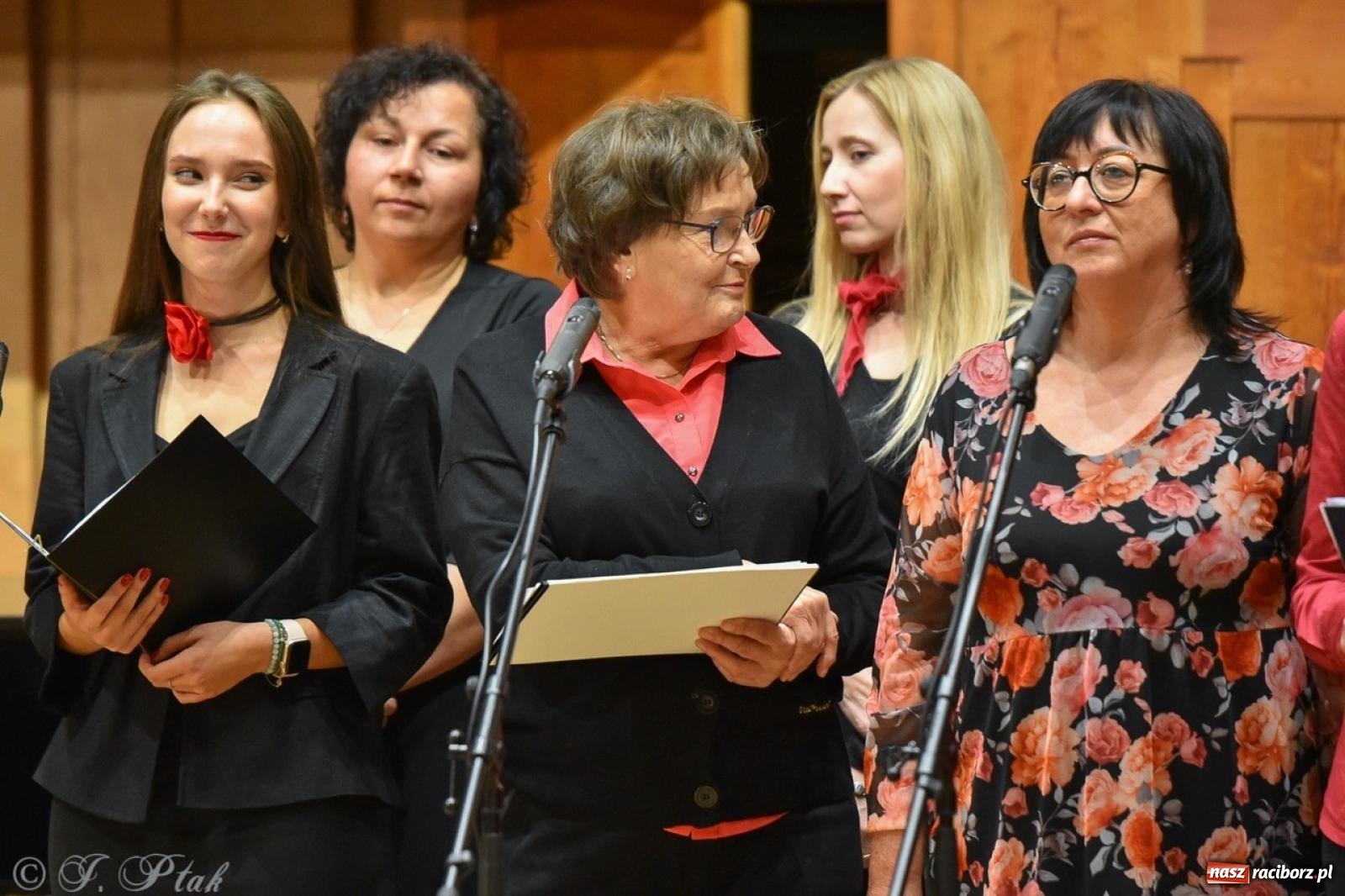 Zdjęcie w galerii na portalu naszraciborz.pl: PSM. Koncert i nagrody z okazji Dnia Edukacji Narodowej w Raciborzu wiadomości z regionu