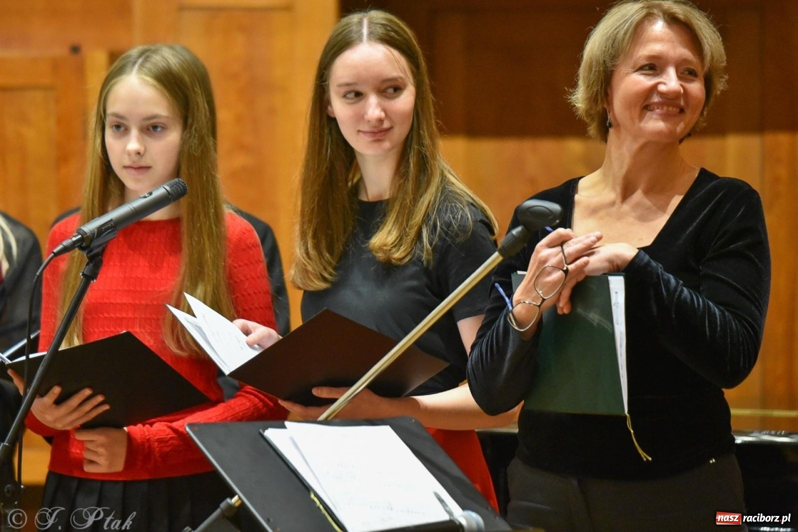 Zdjęcie w galerii na portalu naszraciborz.pl: PSM. Koncert i nagrody z okazji Dnia Edukacji Narodowej w Raciborzu wiadomości z regionu